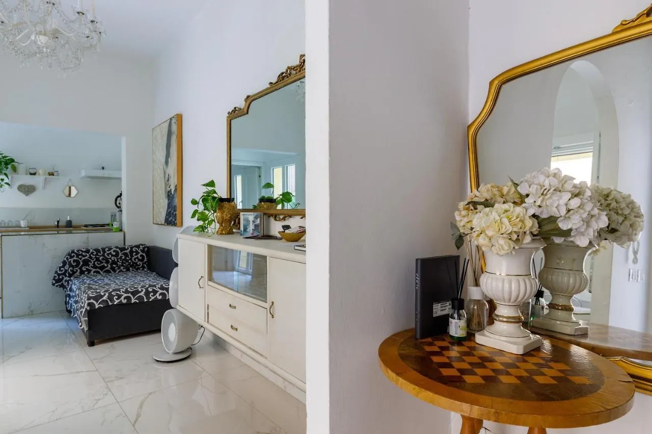 Maison Artistique Apartment Ravenna Italy